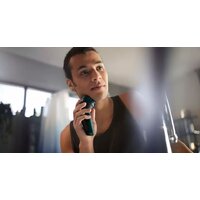 Philips Wet & Dry Electric Shaver X3052/00 Image #3