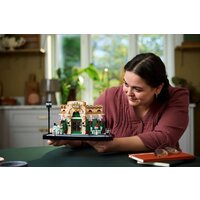 LEGO Icons Французское кафе 10362 Image #8